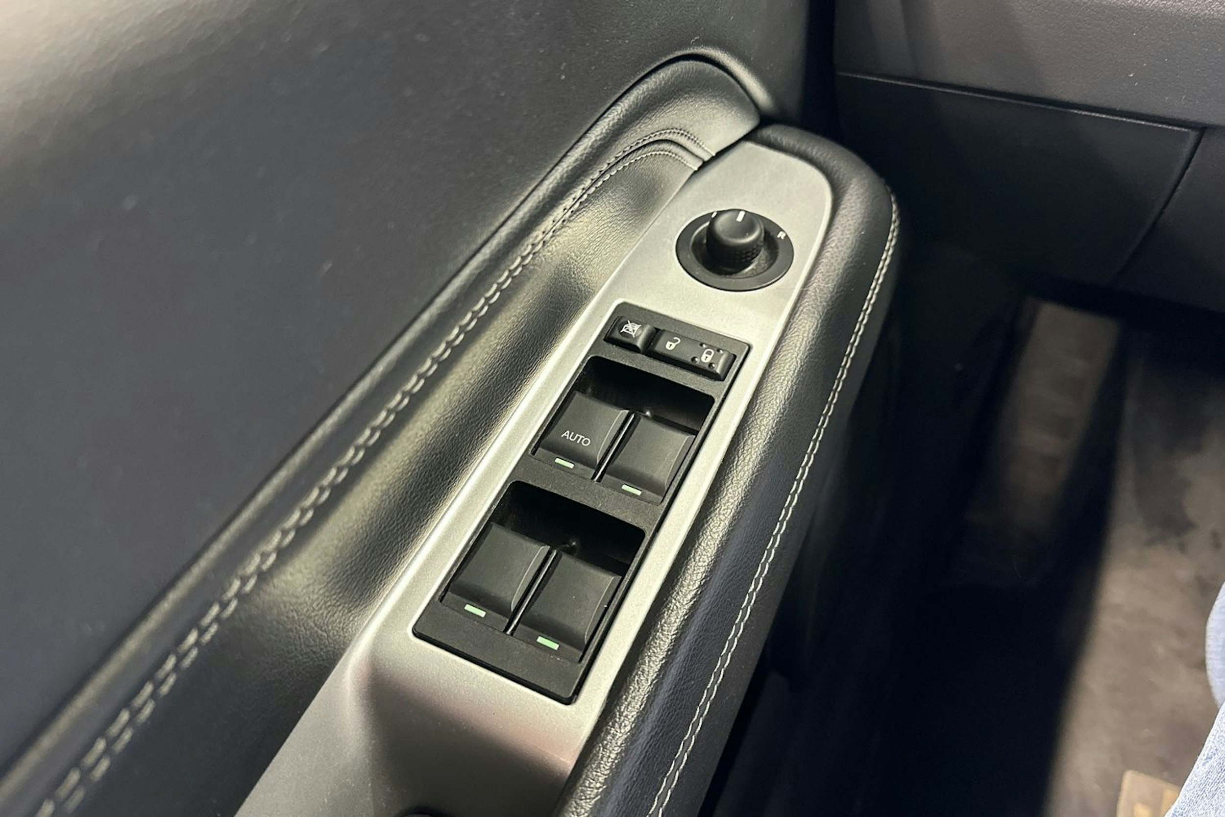 punainen Jeep Compass 2014 kuva 25.