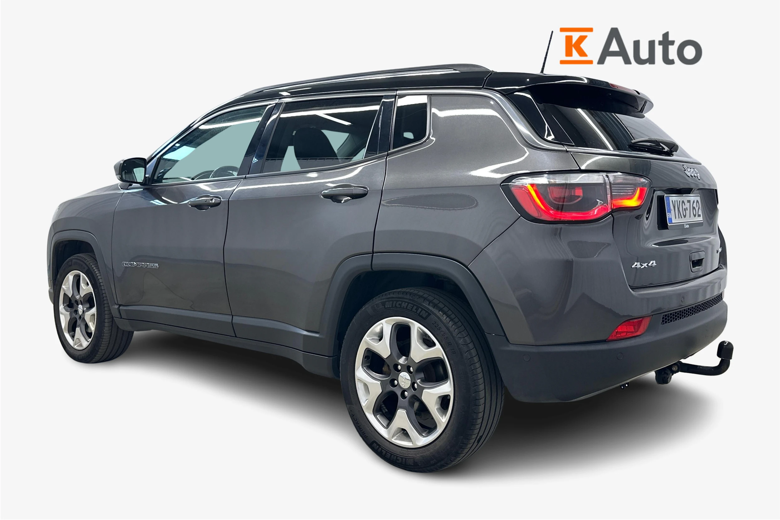 harmaa Jeep Compass 2018 kuva 2.