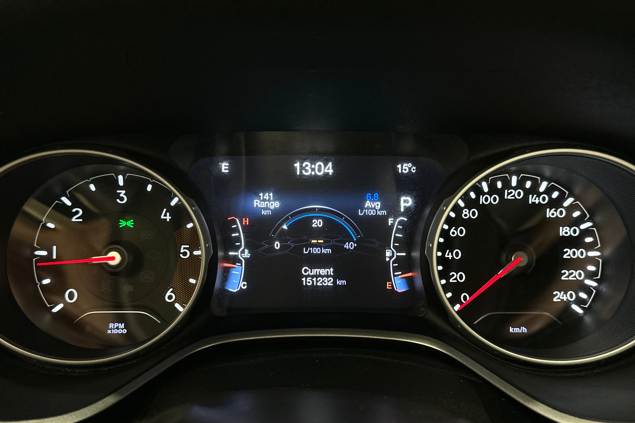 harmaa Jeep Compass 2018 kuva 15.