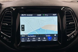 harmaa Jeep Compass 2018 kuva 18.