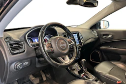 harmaa Jeep Compass 2018 kuva 3.