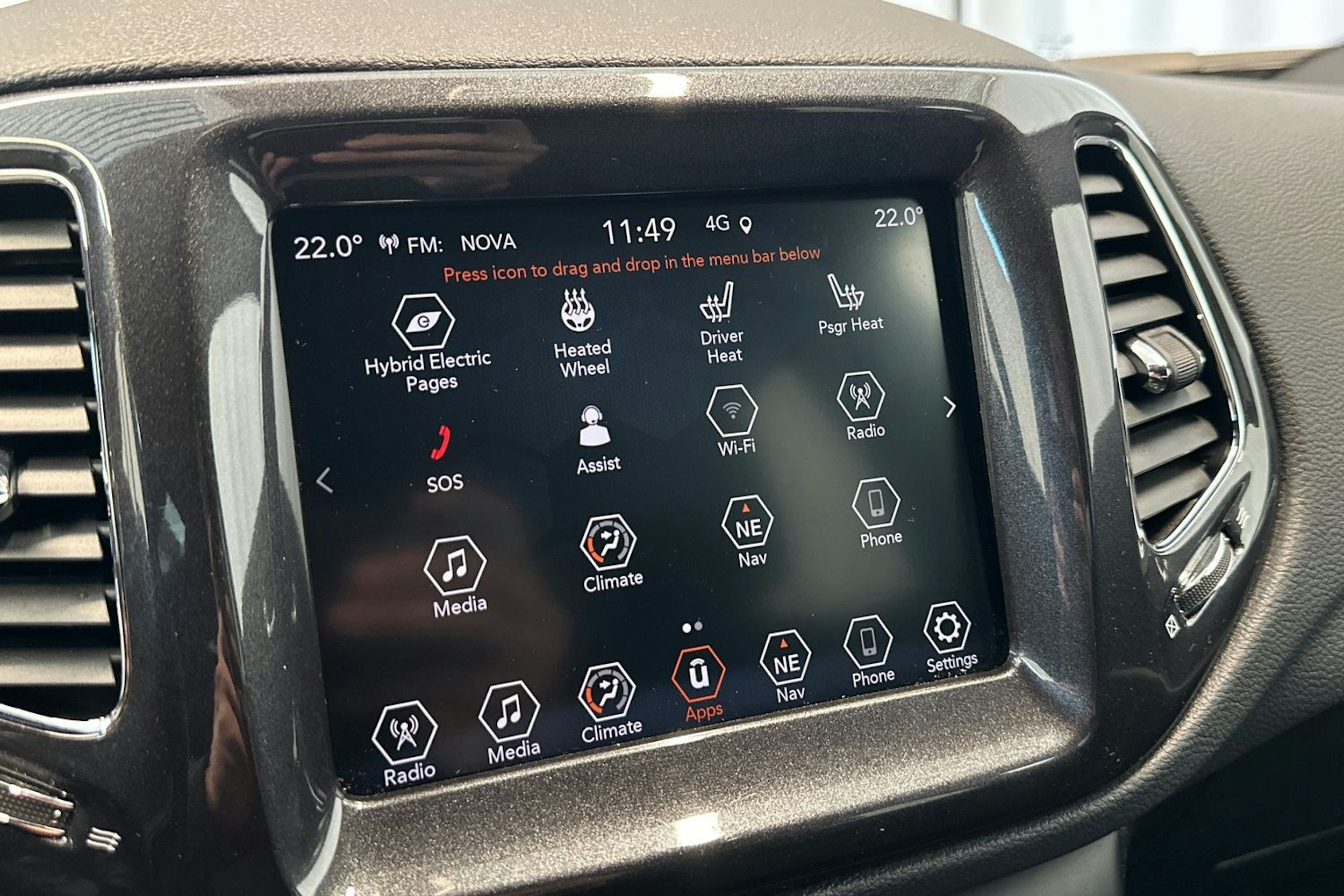 harmaa Jeep Compass 2021 kuva 19.