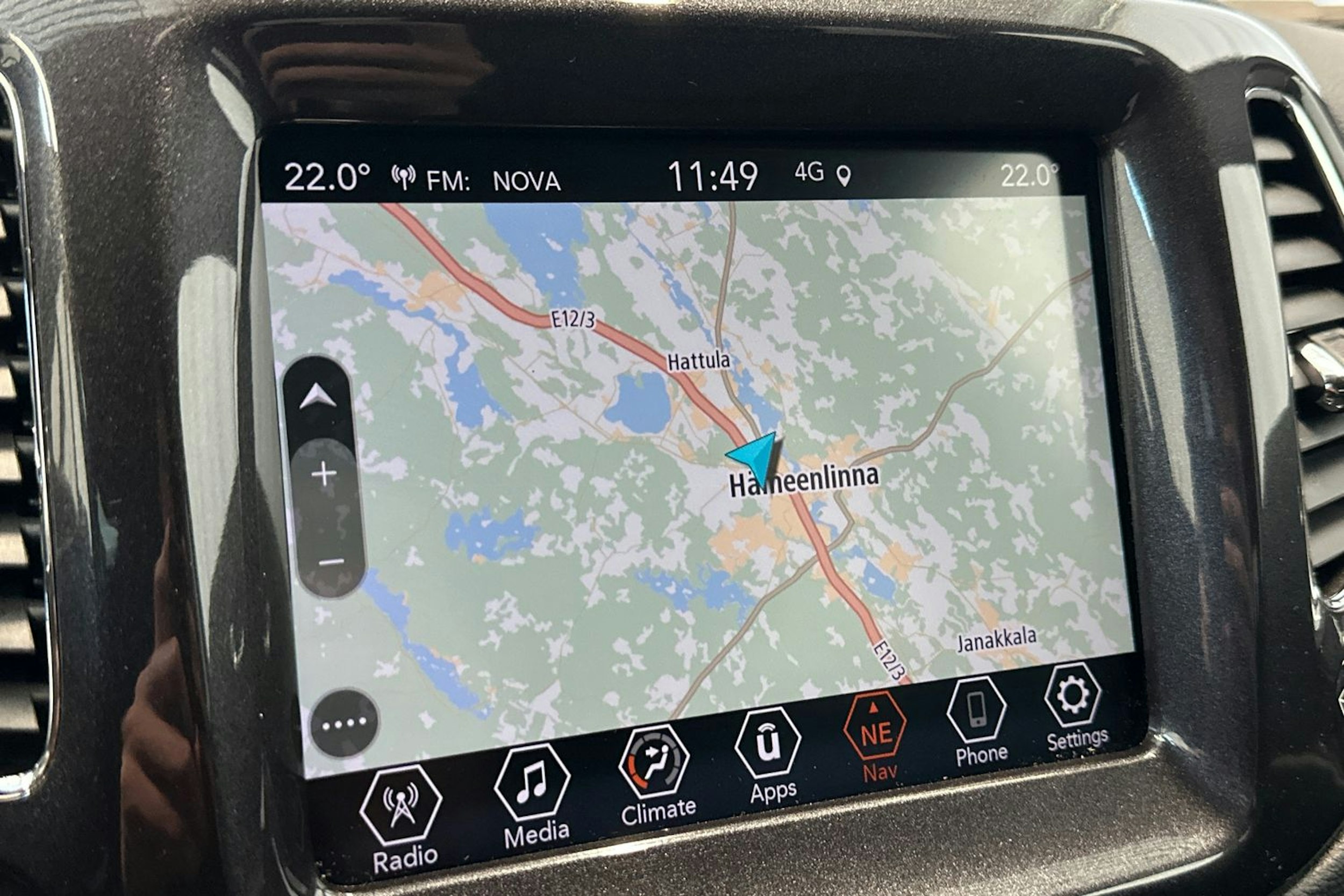 harmaa Jeep Compass 2021 kuva 20.
