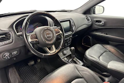 harmaa Jeep Compass 2021 kuva 6.