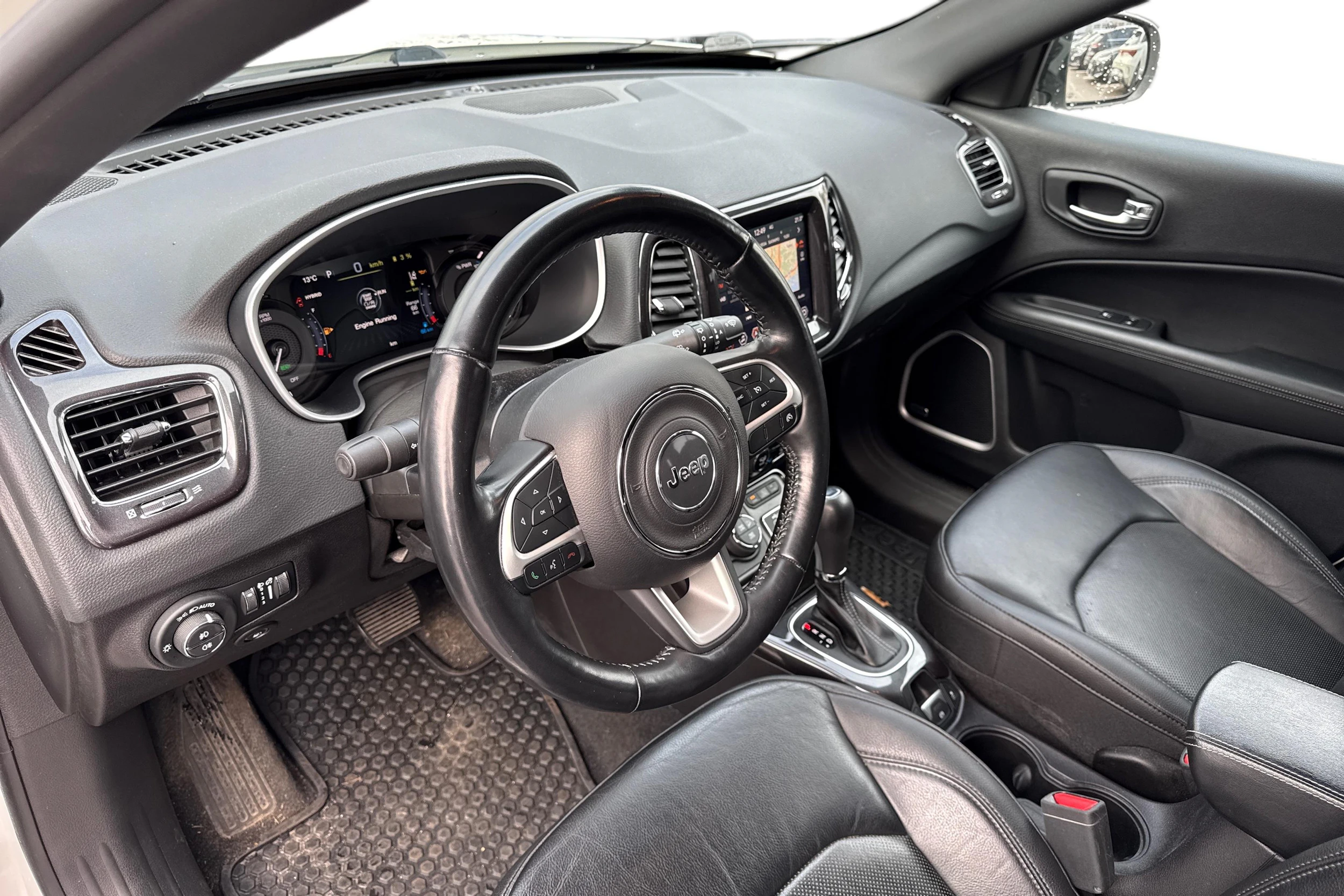 valkoinen Jeep Compass 2021 kuva 3.