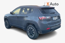 harmaa Jeep Compass 2021 kuva 2.