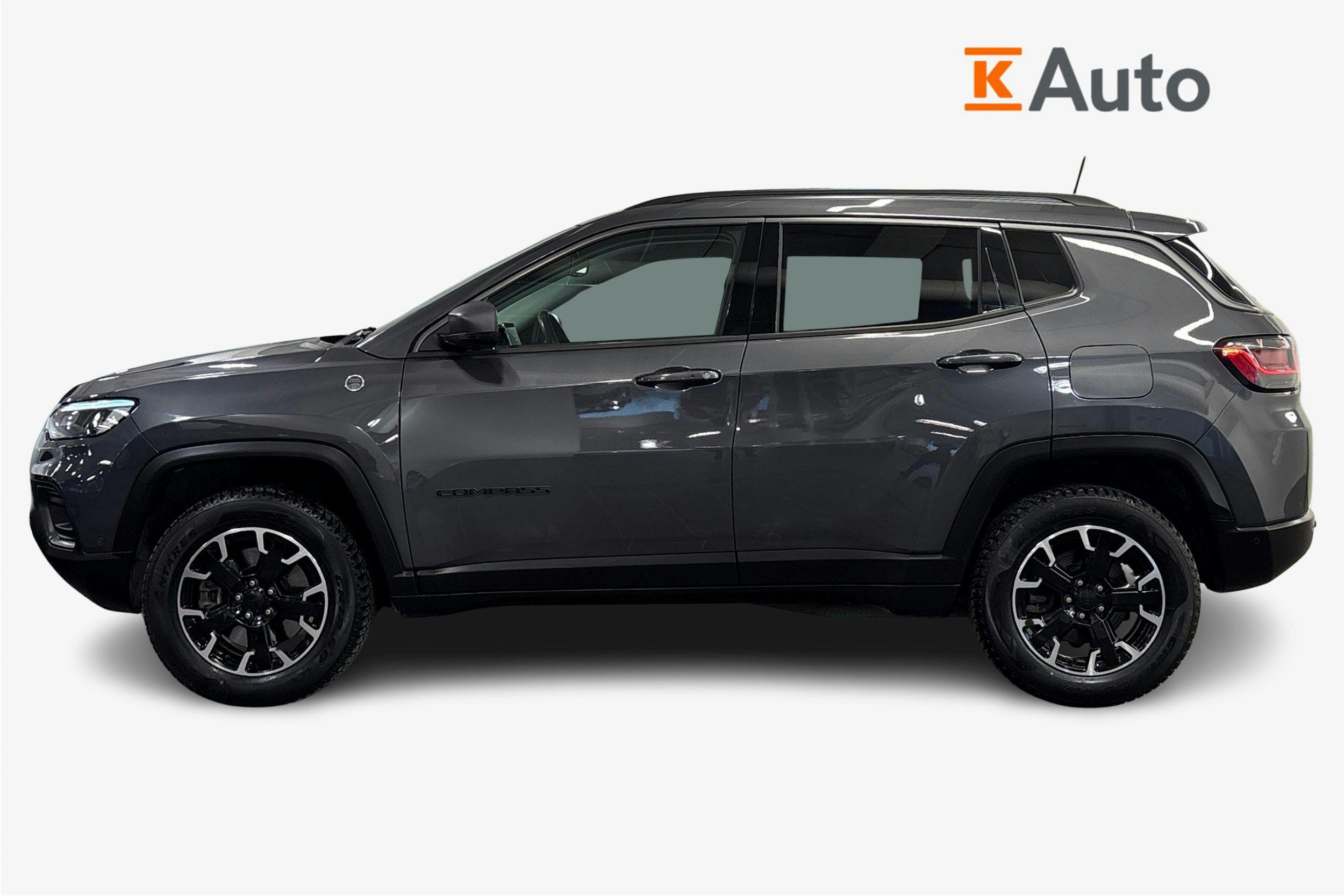 harmaa Jeep Compass 2021 kuva 6.