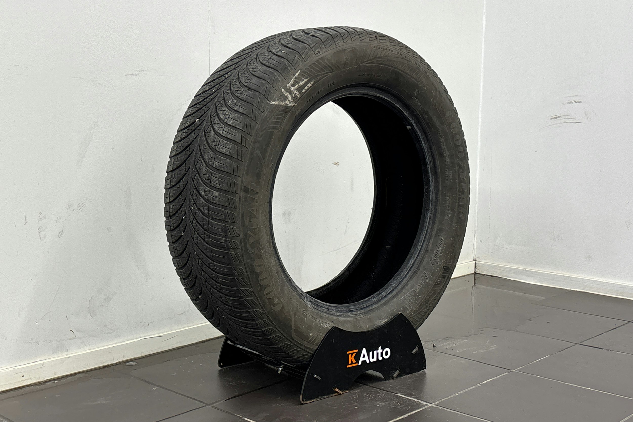 harmaa Jeep Compass 2021 kuva 13.