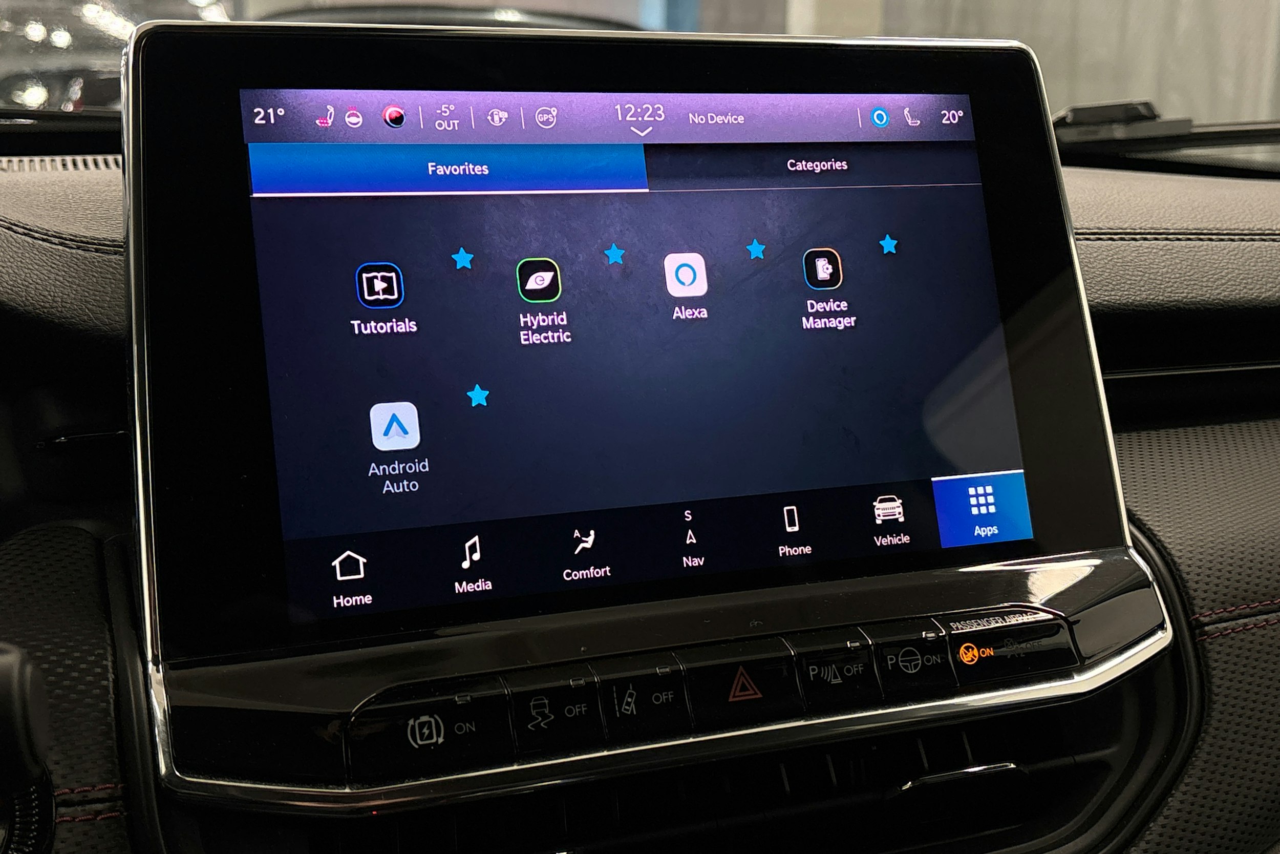 harmaa Jeep Compass 2021 kuva 22.