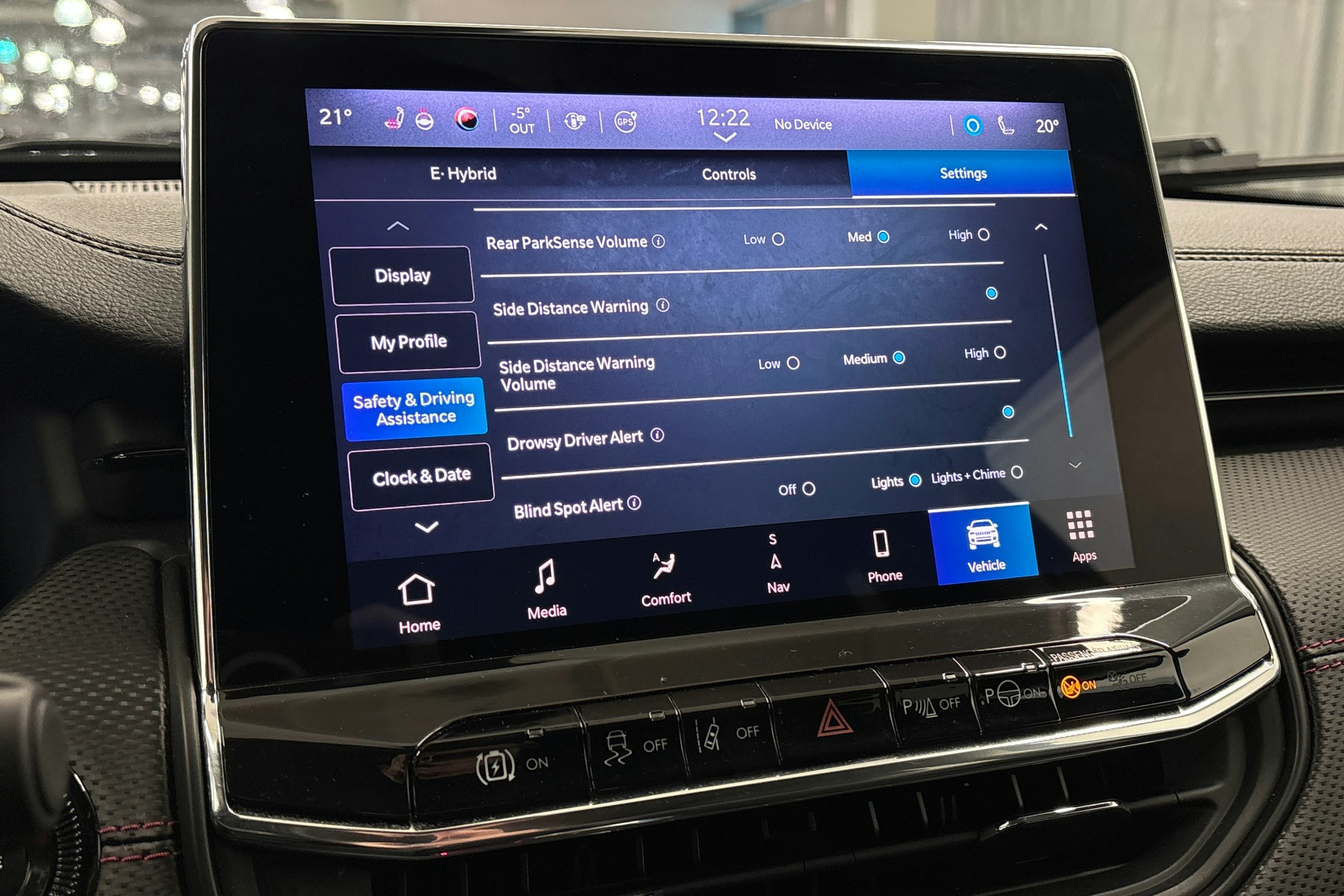 harmaa Jeep Compass 2021 kuva 25.