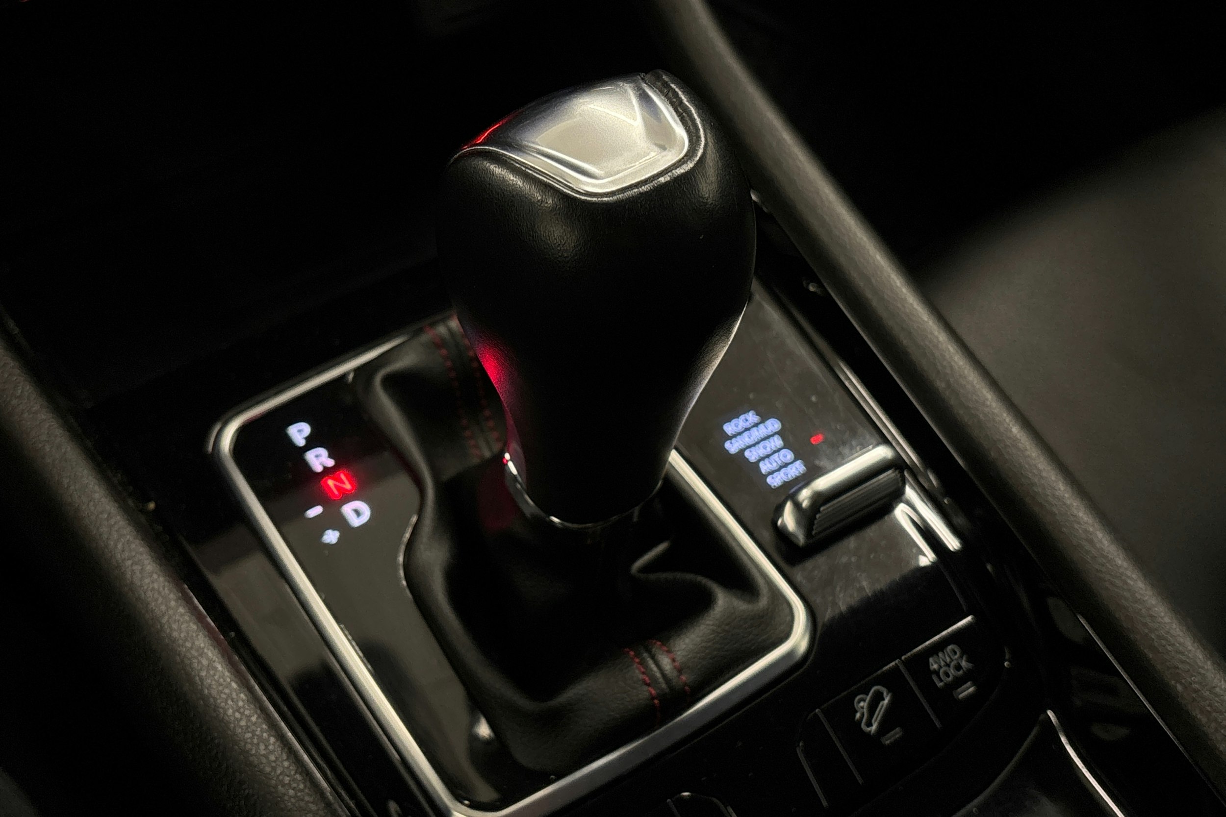 harmaa Jeep Compass 2021 kuva 29.