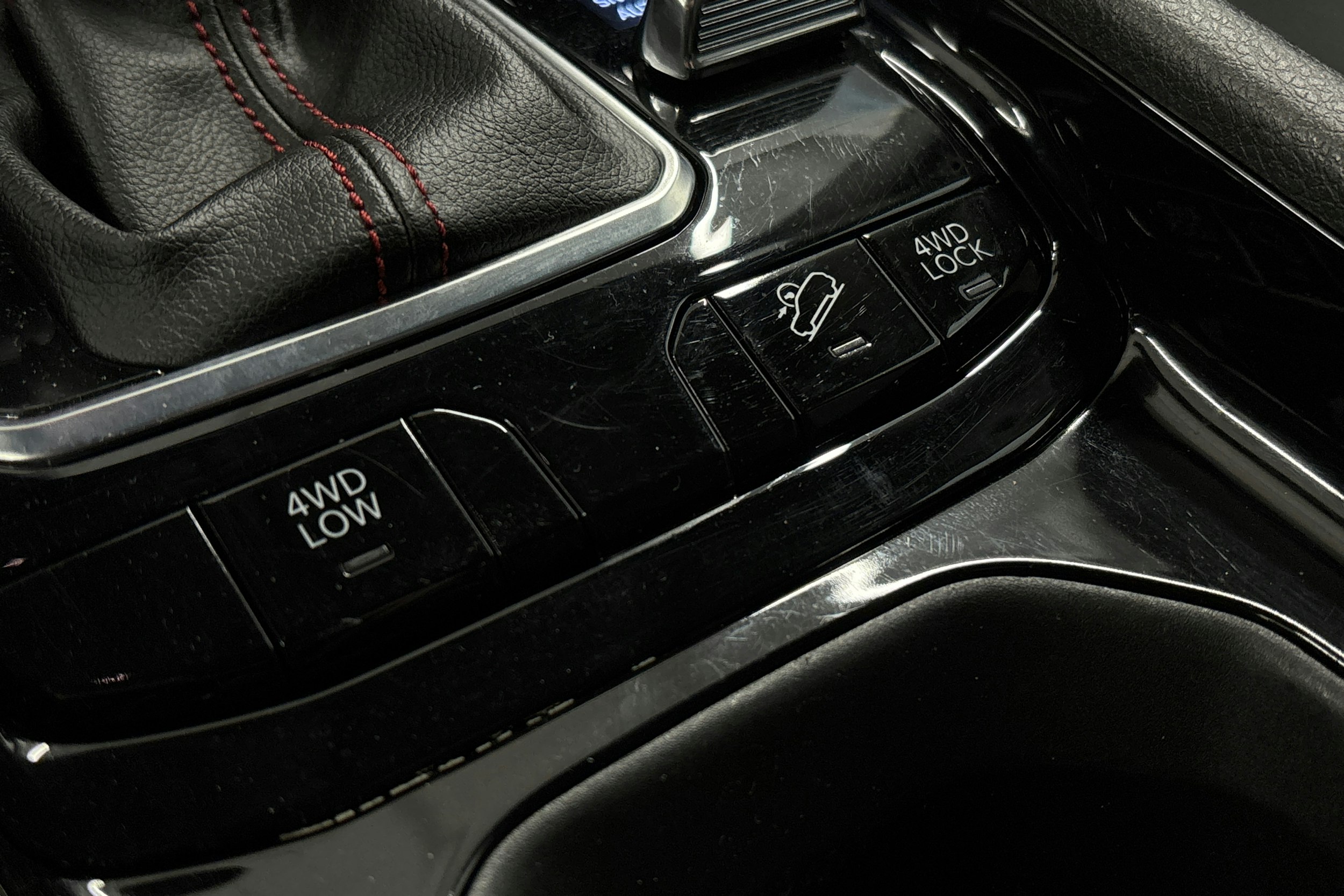 harmaa Jeep Compass 2021 kuva 30.