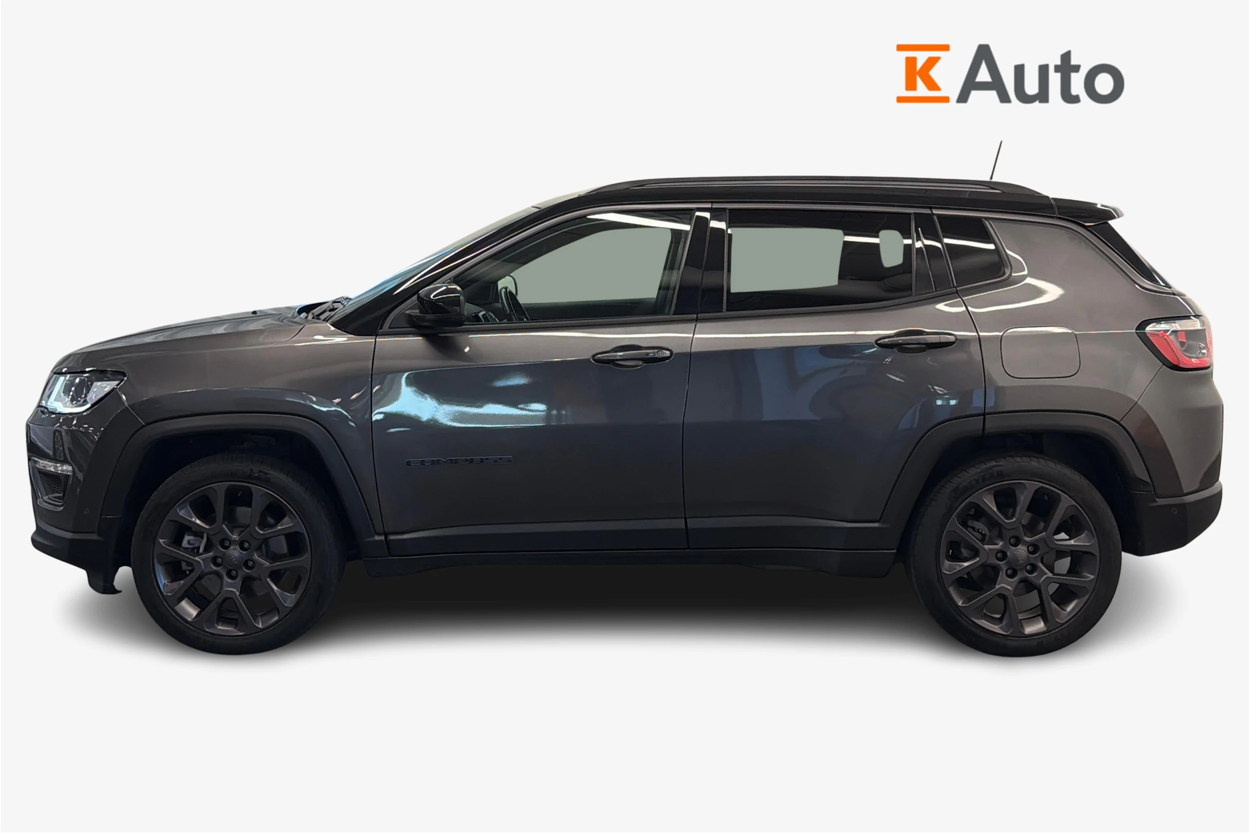 Harmaa Jeep Compass 2022 kuva 5.