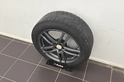 Harmaa Jeep Compass 2022 kuva 10.
