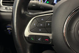 Harmaa Jeep Compass 2022 kuva 15.