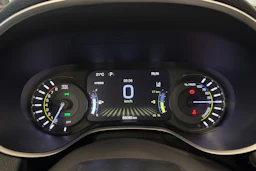 Harmaa Jeep Compass 2022 kuva 17.