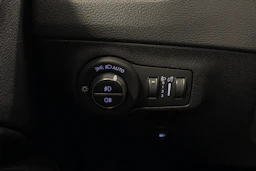 Harmaa Jeep Compass 2022 kuva 18.