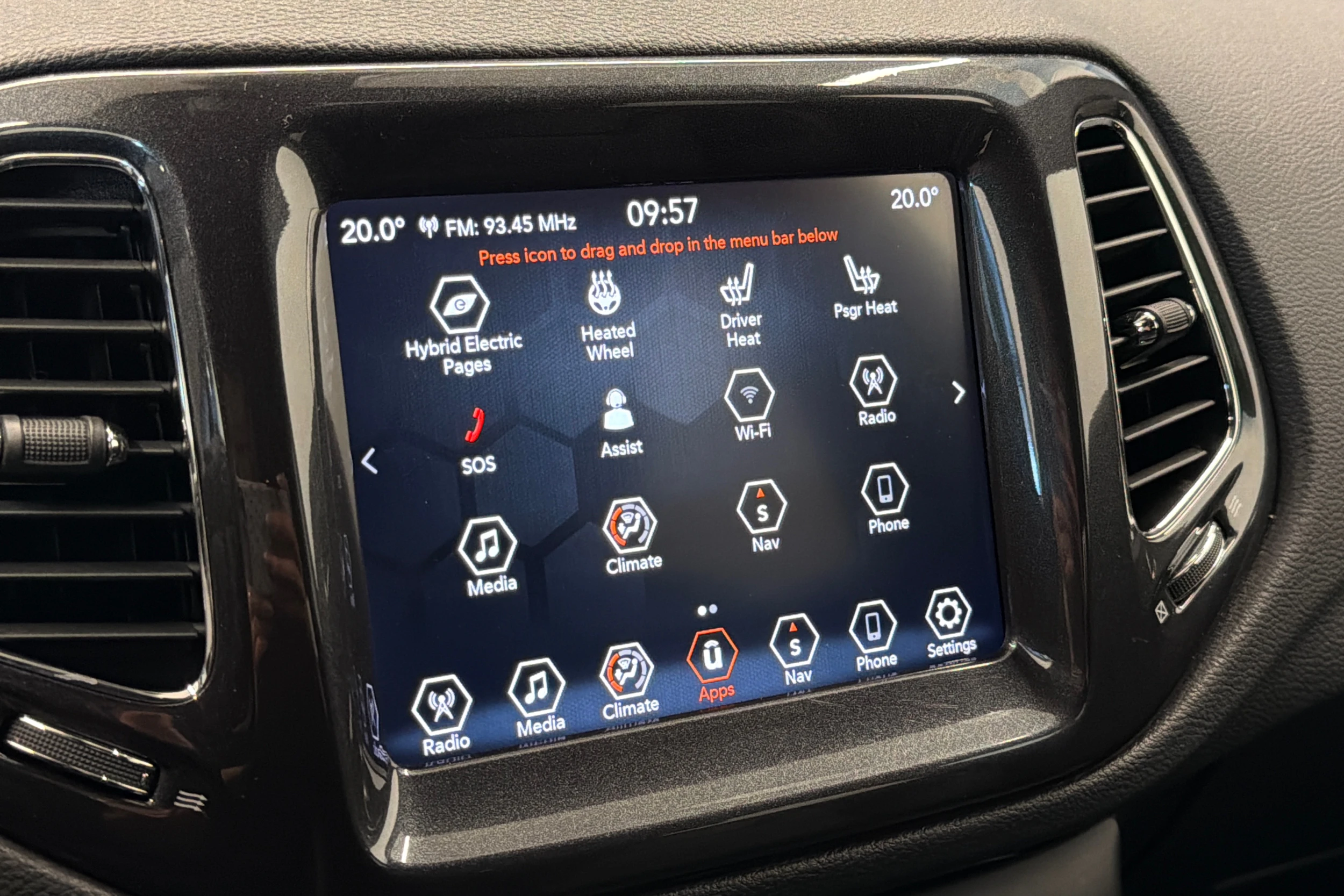 Harmaa Jeep Compass 2022 kuva 23.