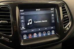 Harmaa Jeep Compass 2022 kuva 25.