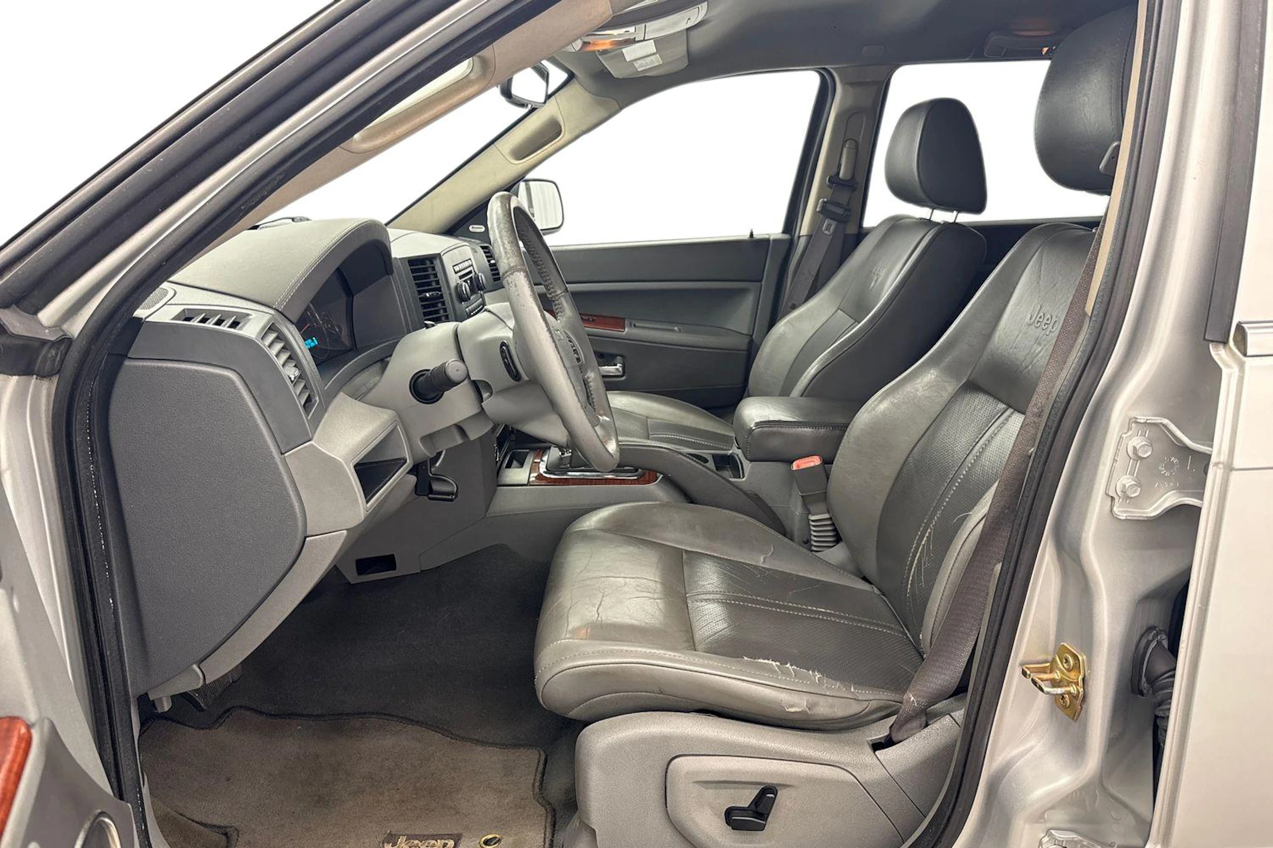 harmaa Jeep Grand Cherokee 2006 kuva 11.