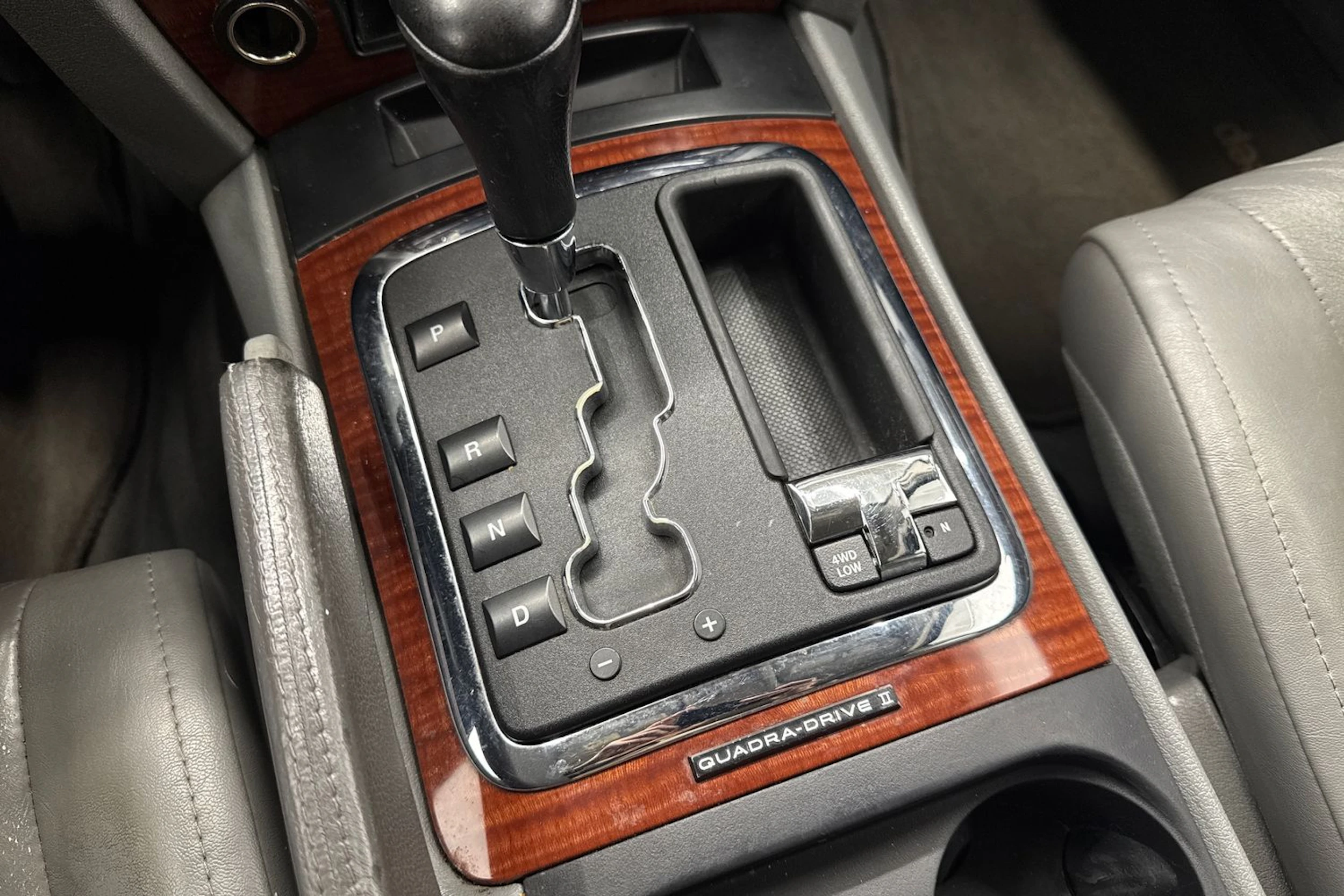harmaa Jeep Grand Cherokee 2006 kuva 20.