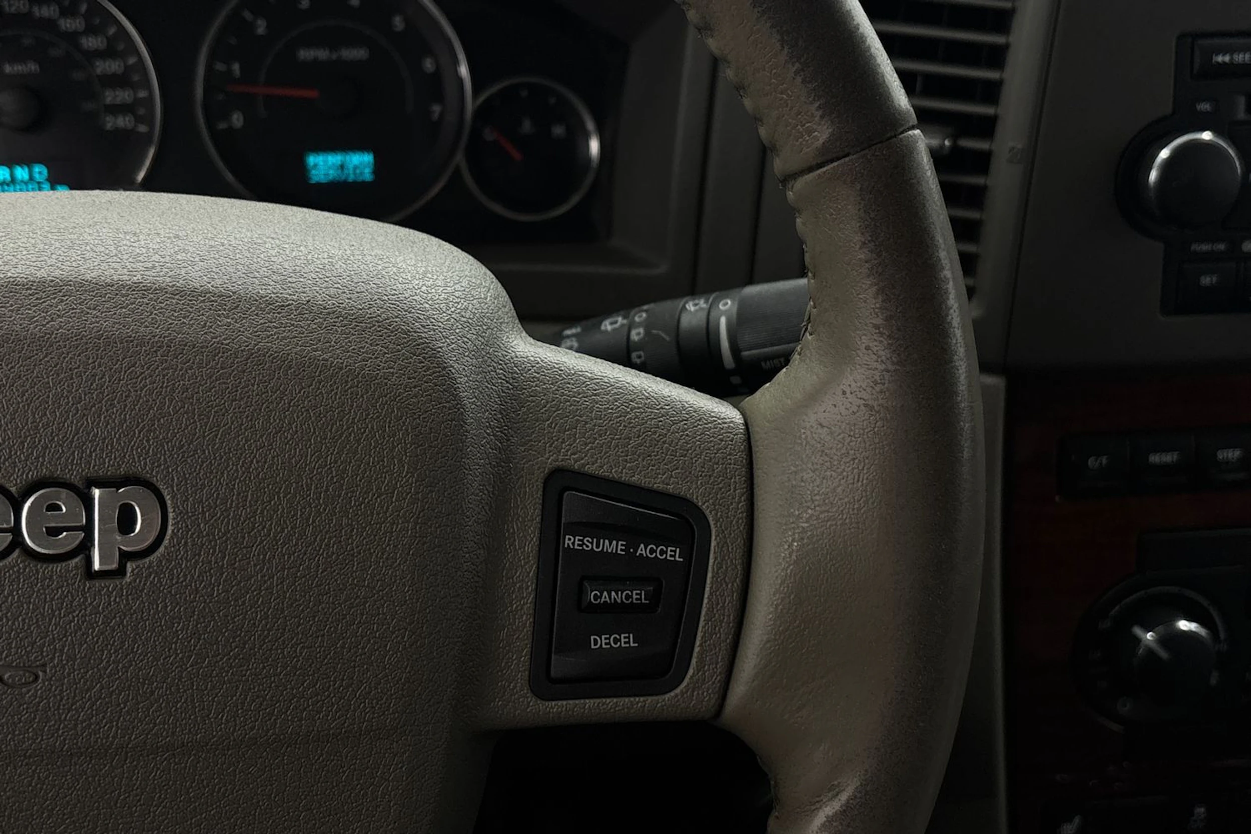 harmaa Jeep Grand Cherokee 2007 kuva 14.