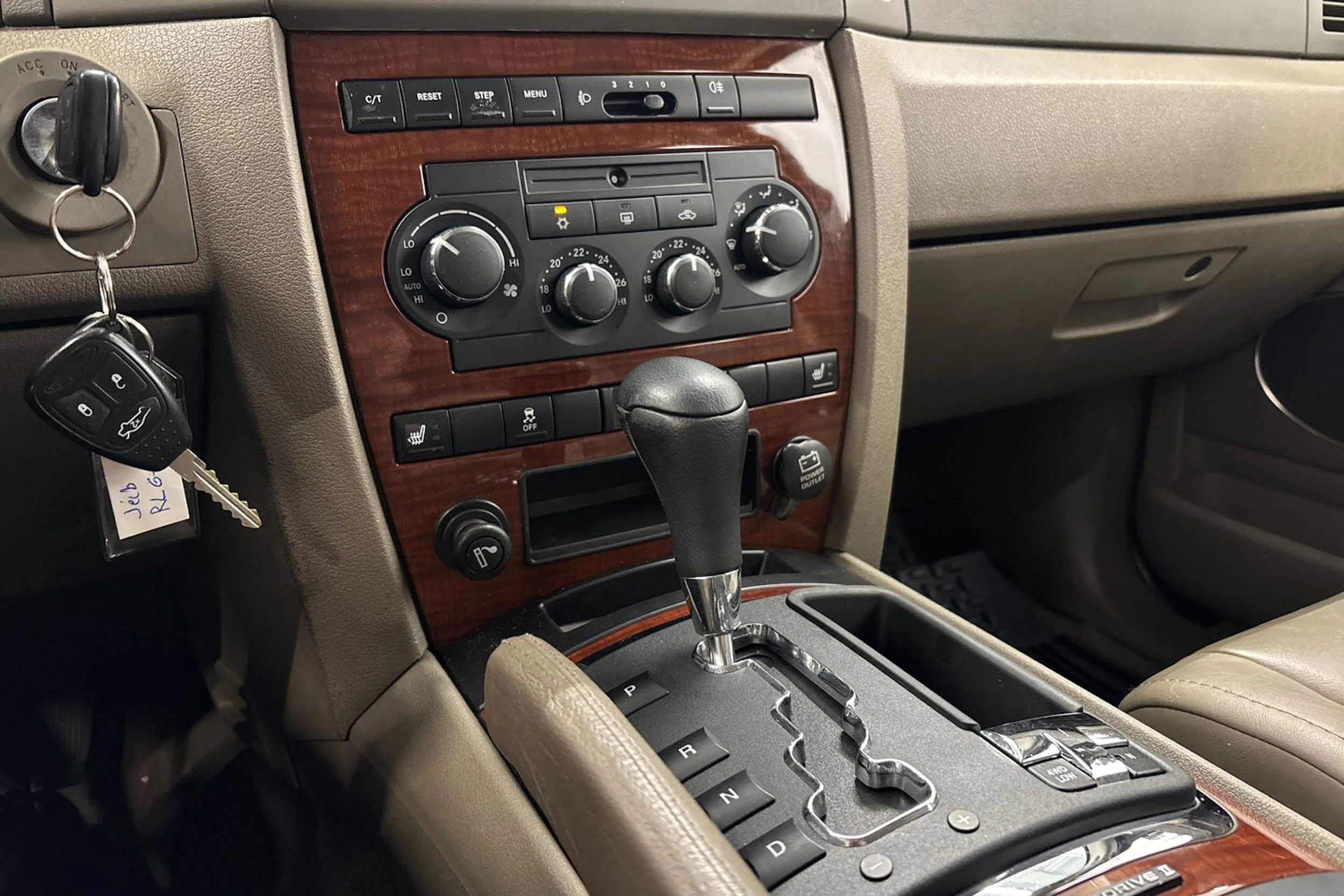 harmaa Jeep Grand Cherokee 2007 kuva 18.