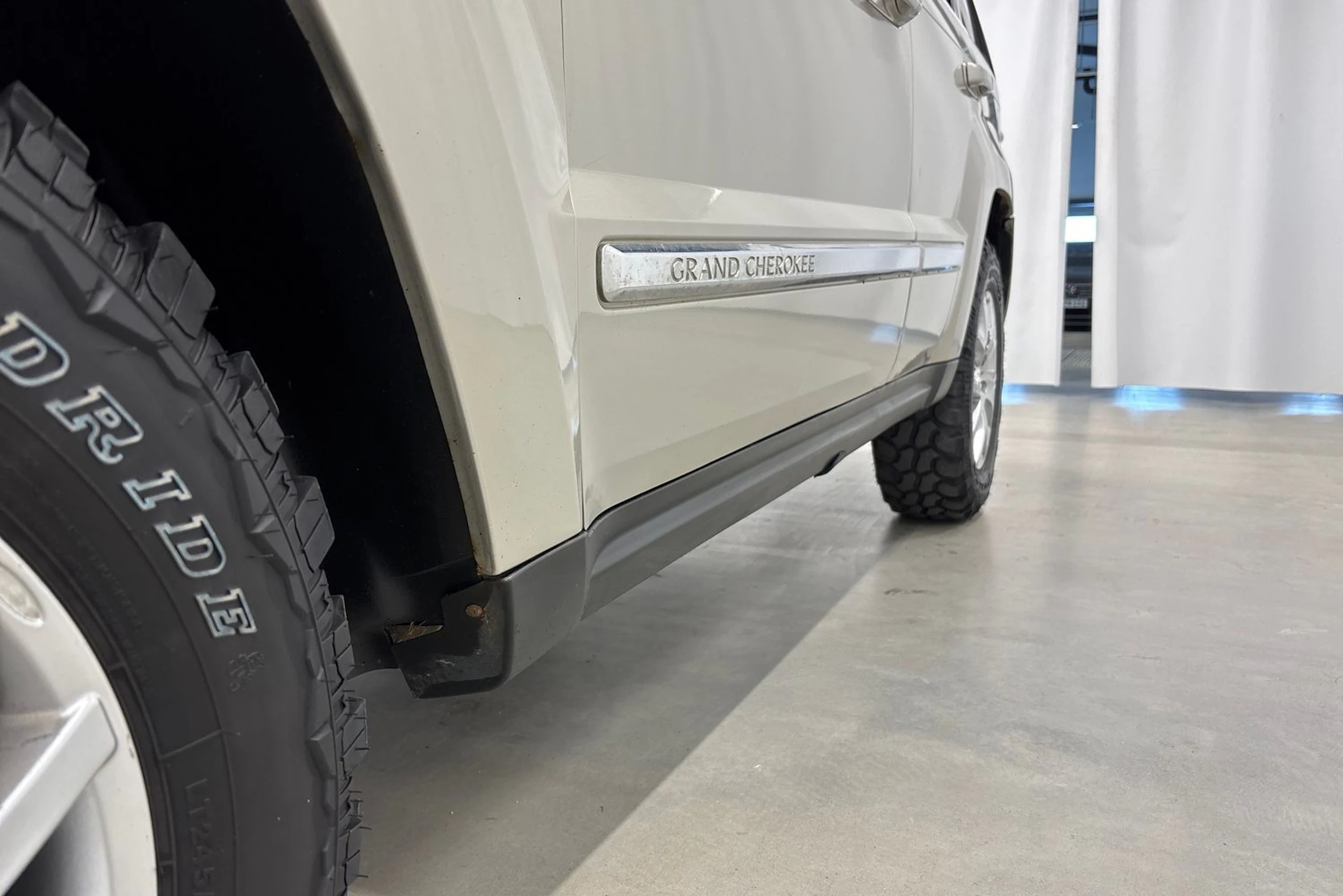 harmaa Jeep Grand Cherokee 2007 kuva 30.