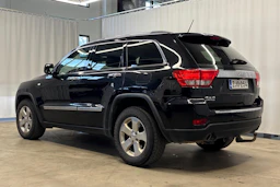 musta Jeep Grand Cherokee 2012 kuva 7.