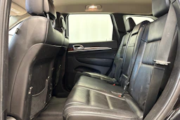 musta Jeep Grand Cherokee 2012 kuva 23.