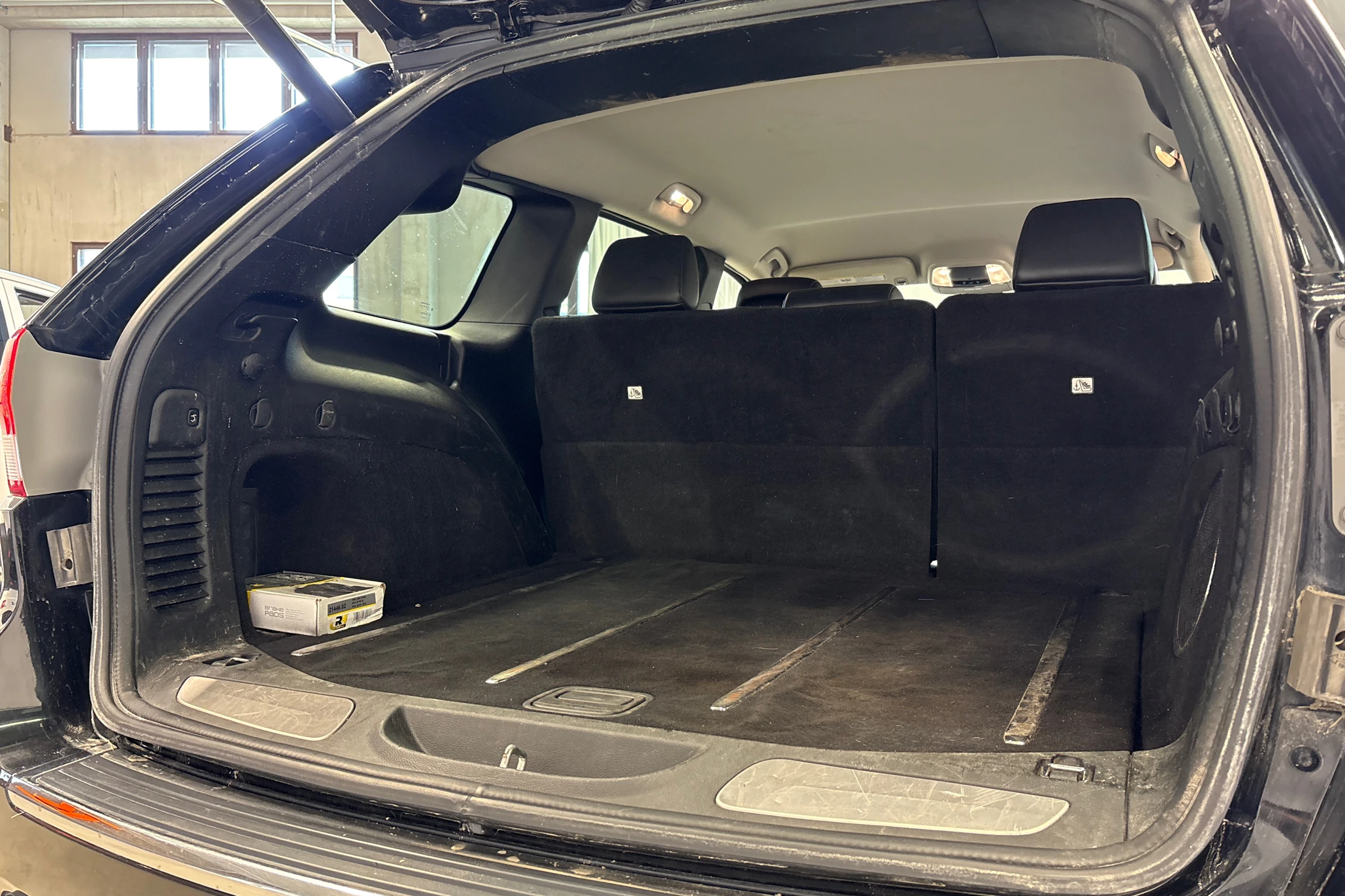 musta Jeep Grand Cherokee 2012 kuva 26.