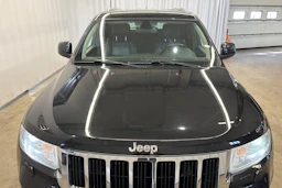 musta Jeep Grand Cherokee 2012 kuva 38.
