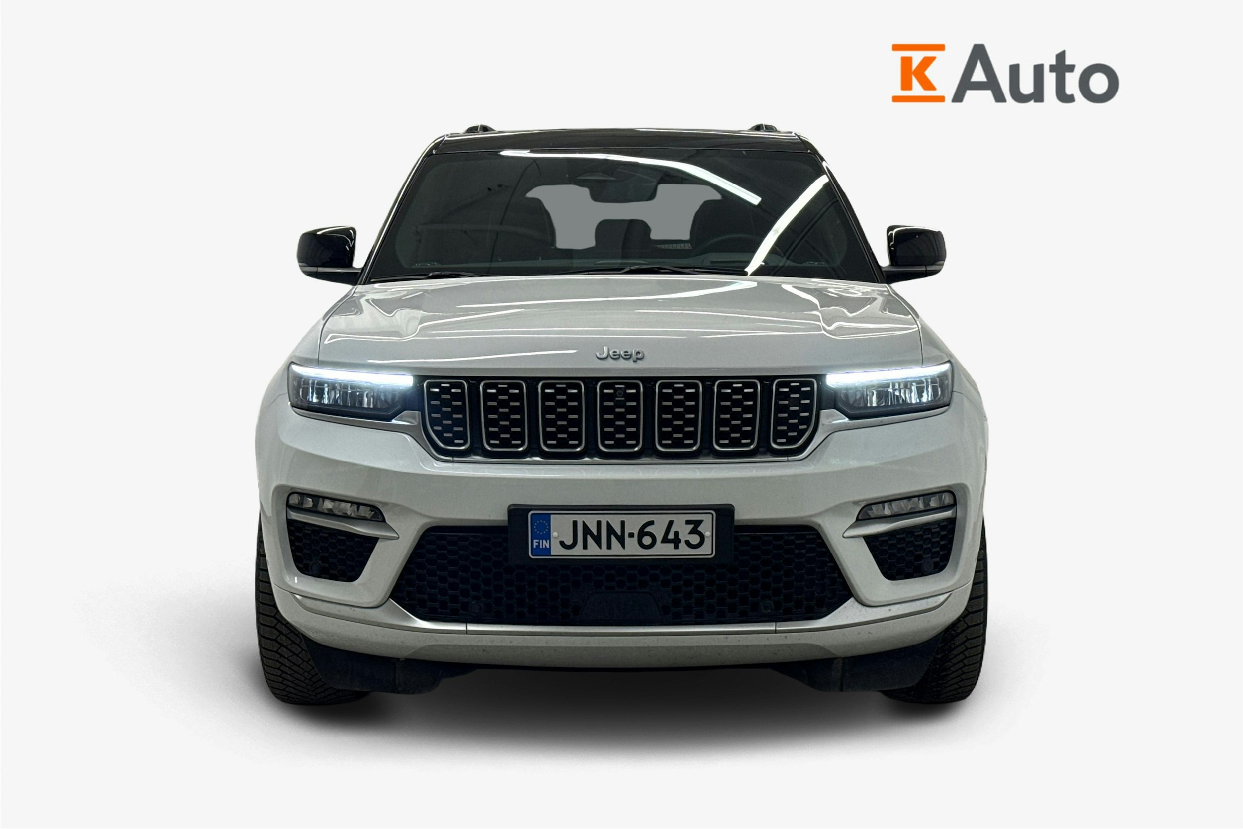 valkoinen Jeep Grand Cherokee 2024 kuva 5.