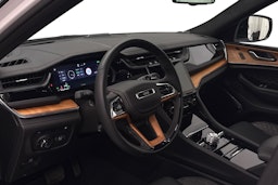 valkoinen Jeep Grand Cherokee 2024 kuva 7.