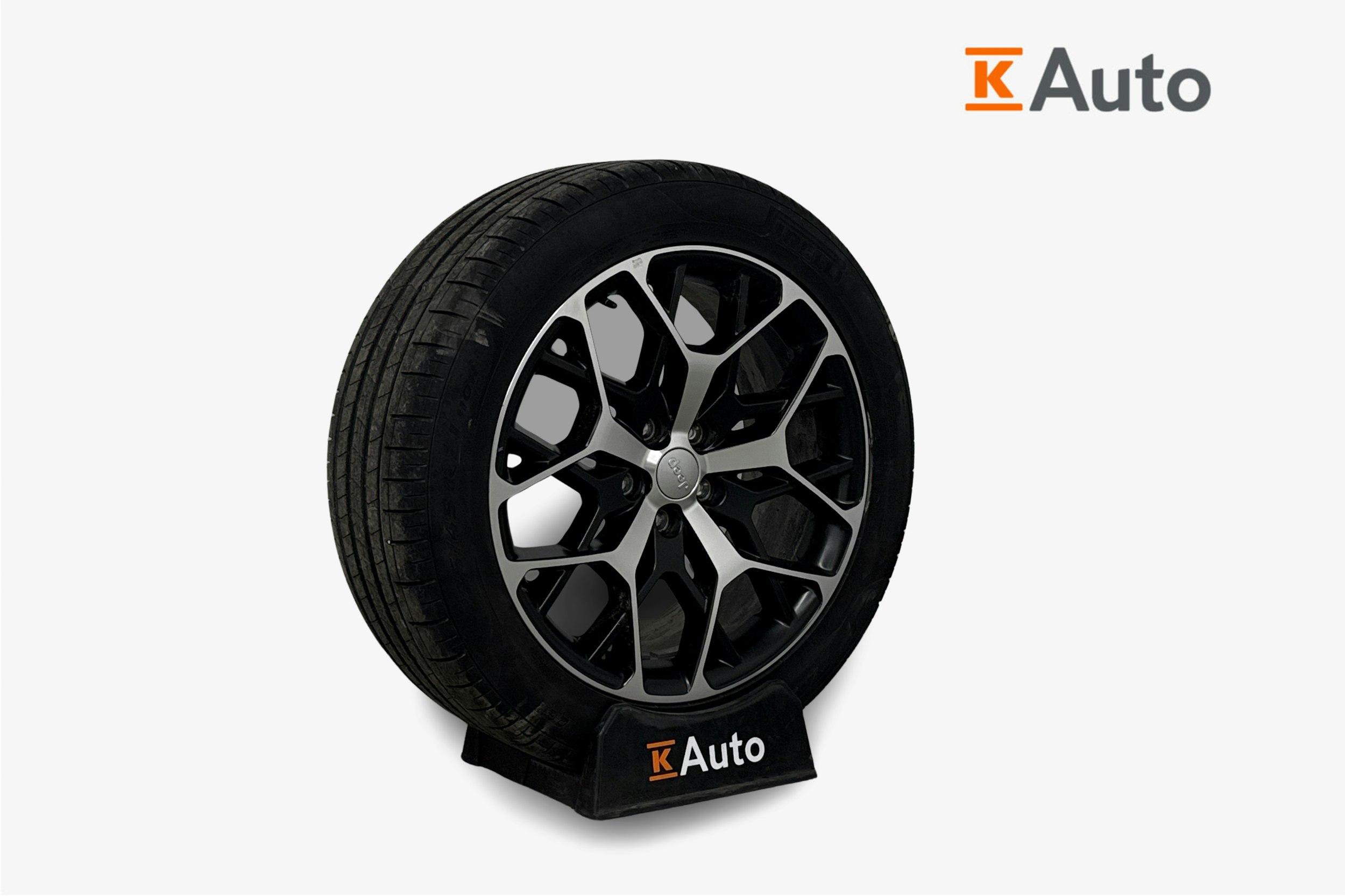 valkoinen Jeep Grand Cherokee 2024 kuva 11.