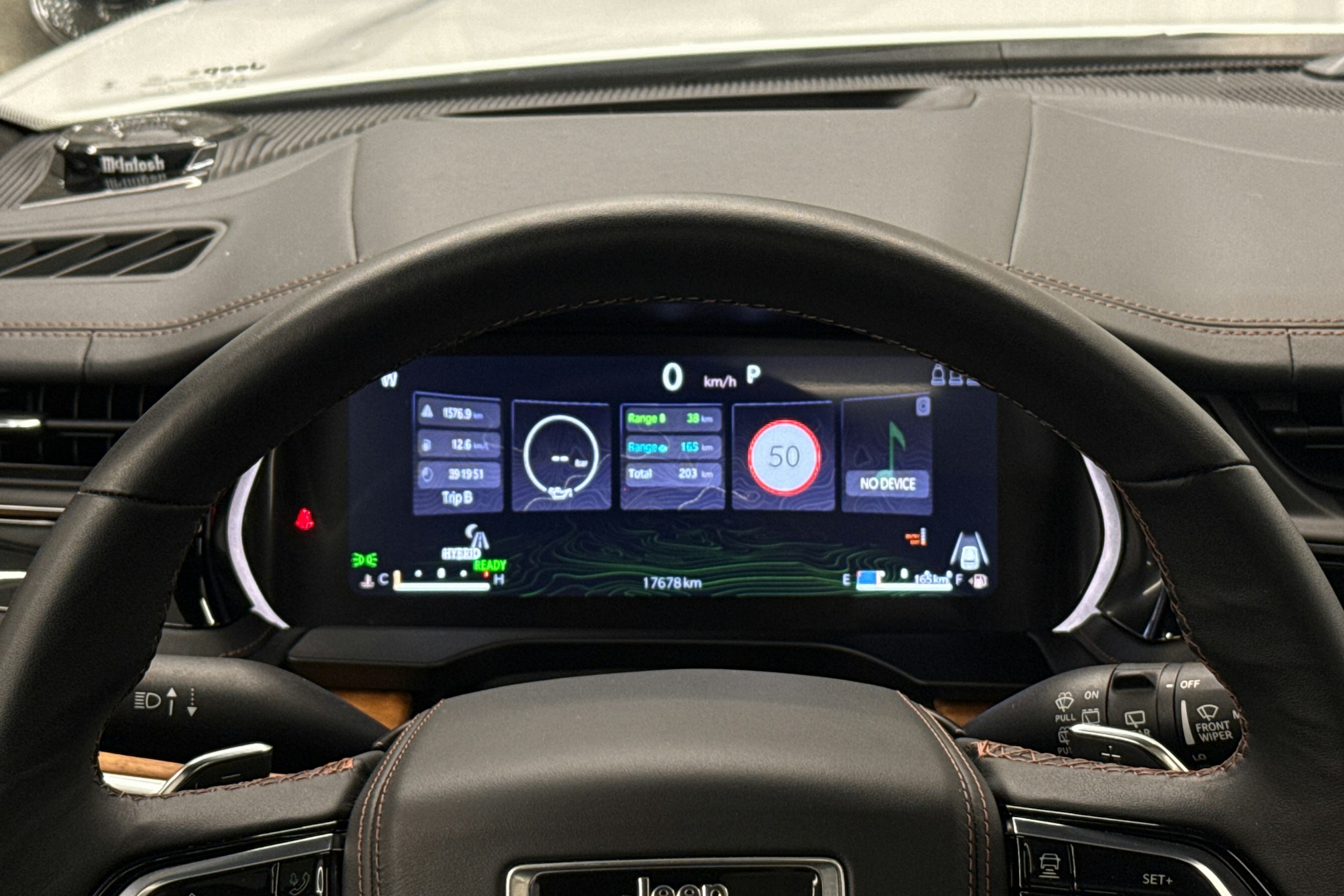 valkoinen Jeep Grand Cherokee 2024 kuva 15.