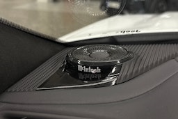 valkoinen Jeep Grand Cherokee 2024 kuva 26.