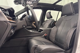 valkoinen Jeep Grand Cherokee 2024 kuva 28.