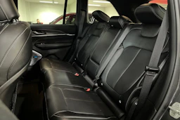 harmaa Jeep Grand Cherokee 2024 kuva 7.