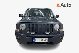 Harmaa Jeep Patriot 2010 kuva 4.