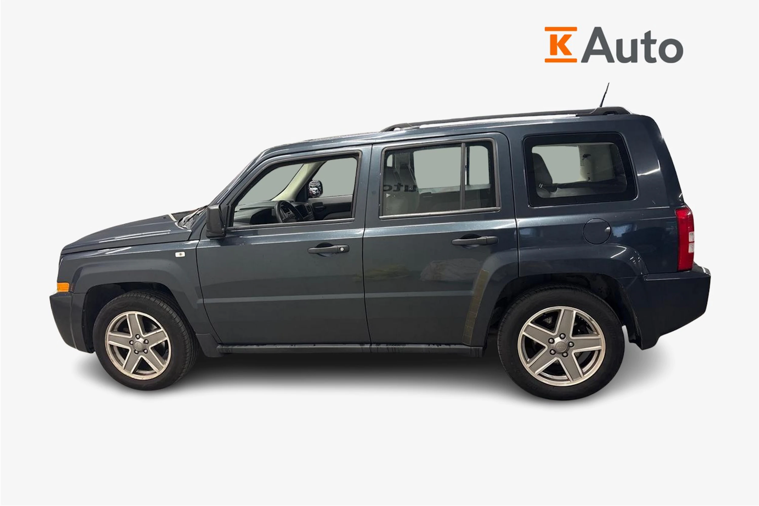 Harmaa Jeep Patriot 2010 kuva 5.