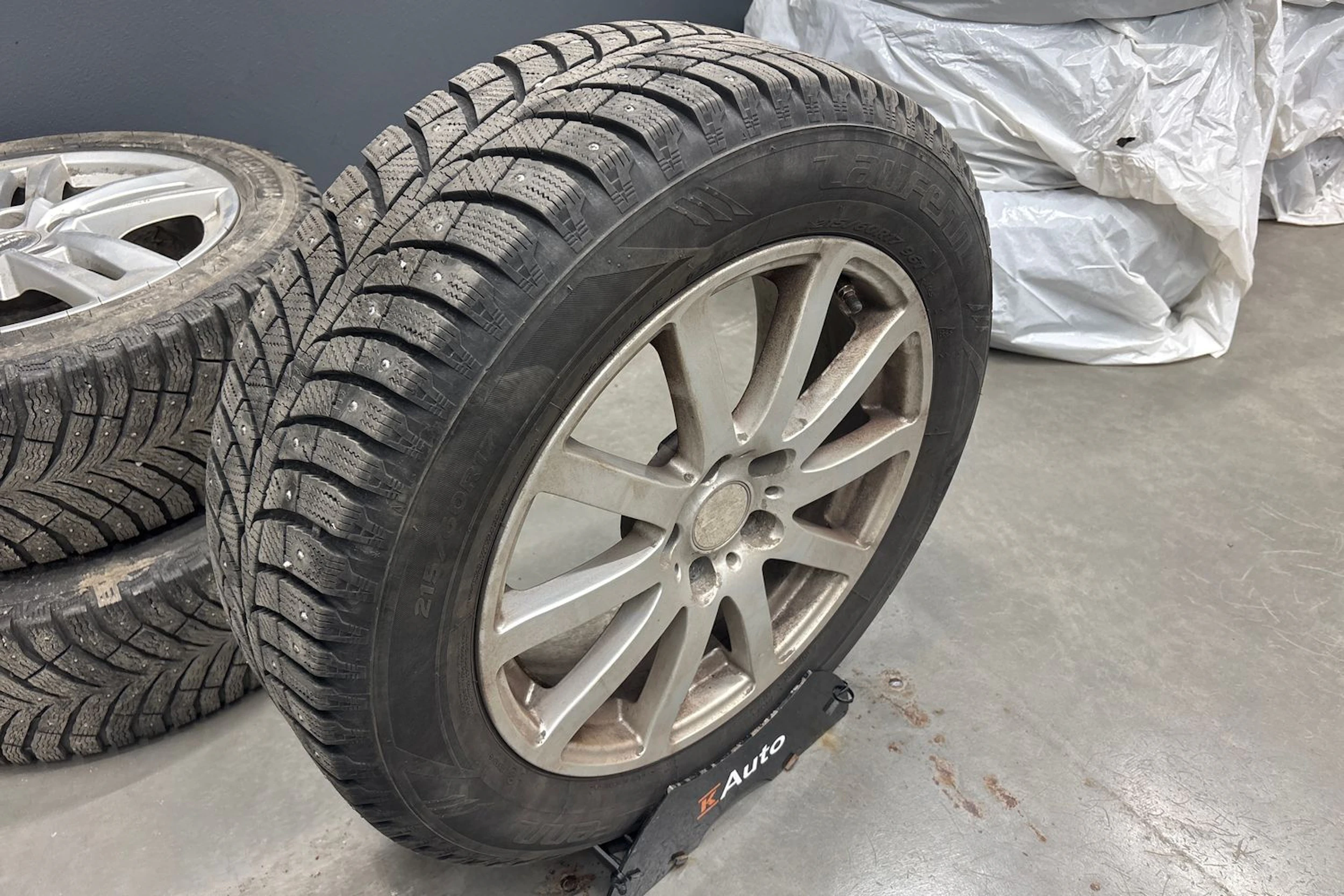 Harmaa Jeep Patriot 2010 kuva 9.