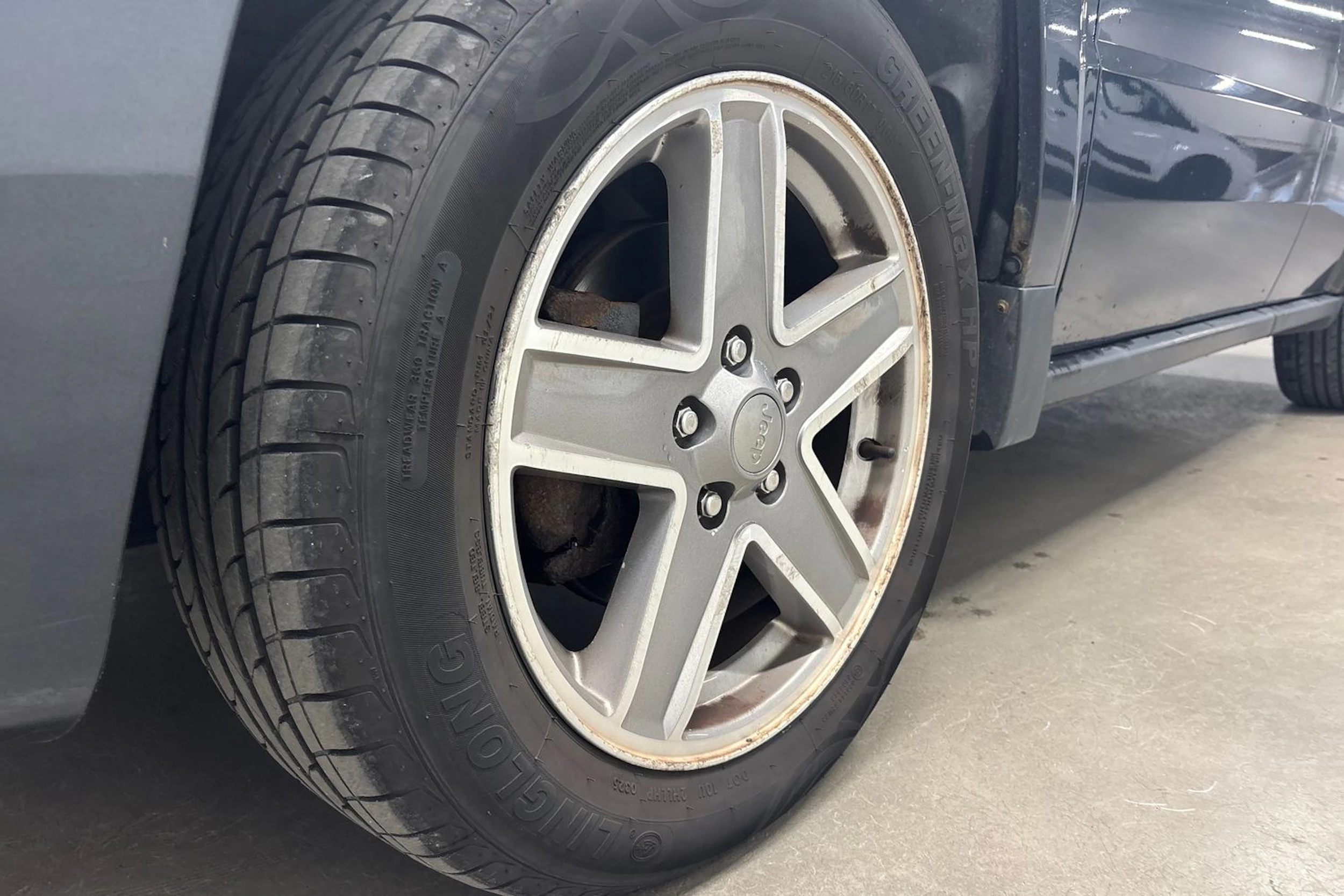 Harmaa Jeep Patriot 2010 kuva 10.