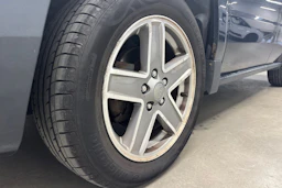 Harmaa Jeep Patriot 2010 kuva 10.