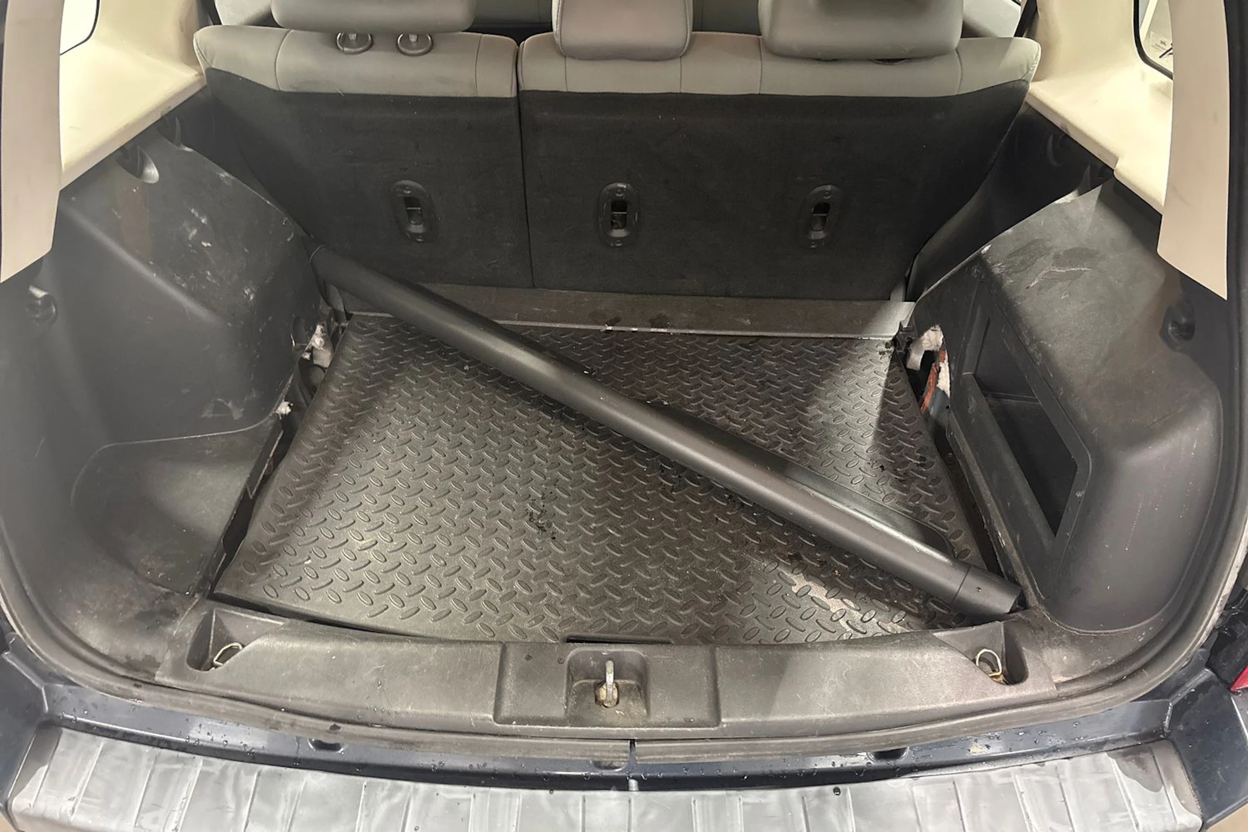 Harmaa Jeep Patriot 2010 kuva 11.