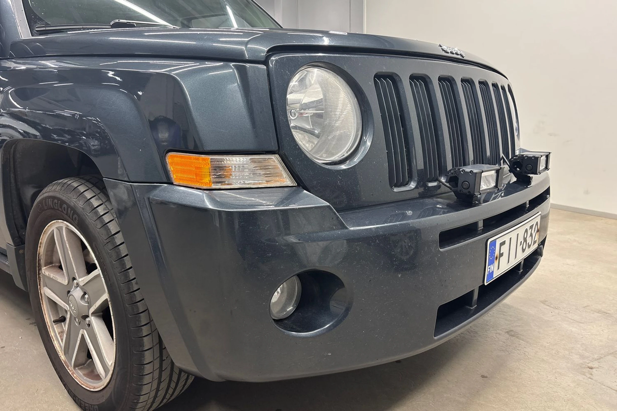Harmaa Jeep Patriot 2010 kuva 27.