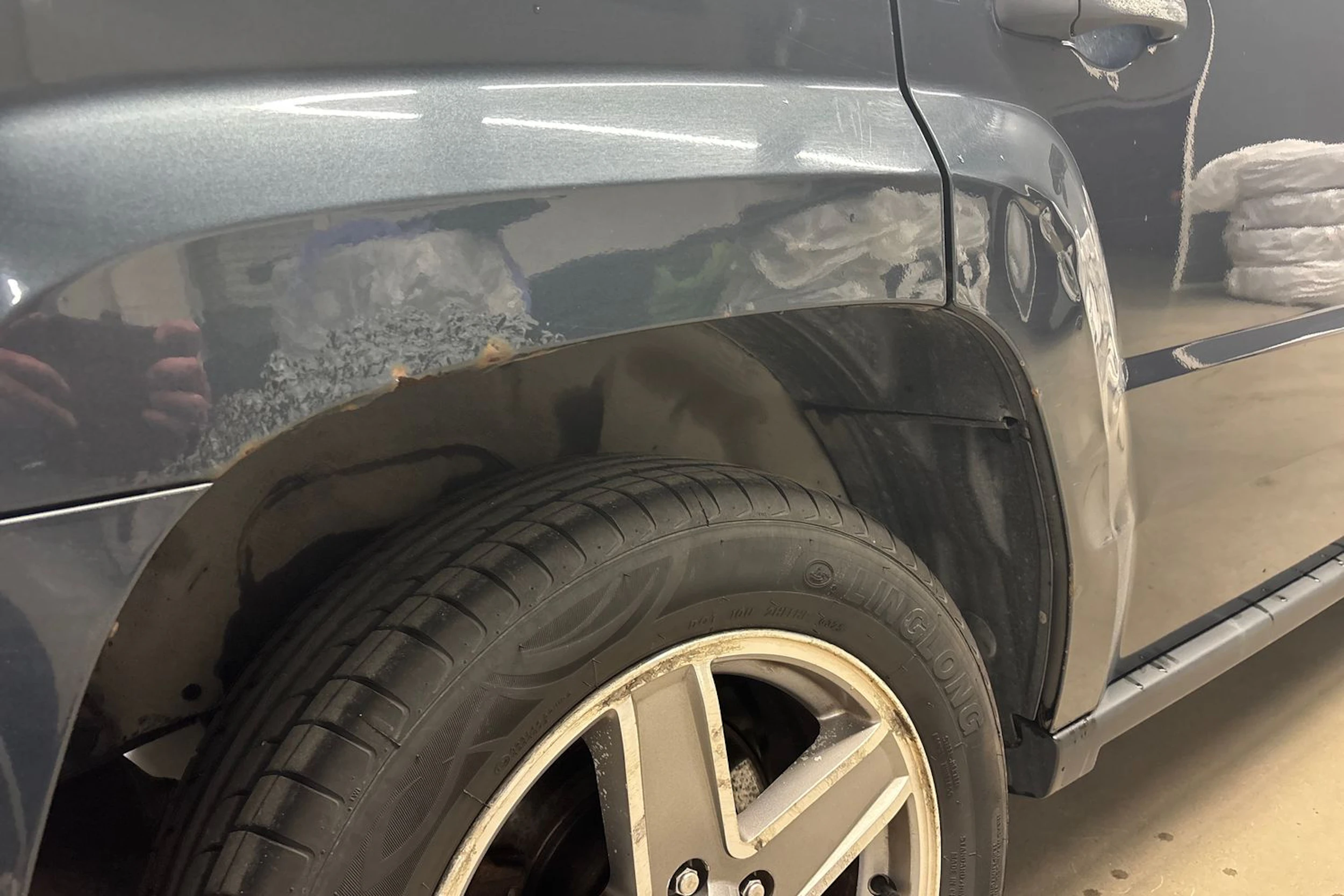 Harmaa Jeep Patriot 2010 kuva 29.