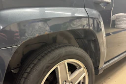Harmaa Jeep Patriot 2010 kuva 29.