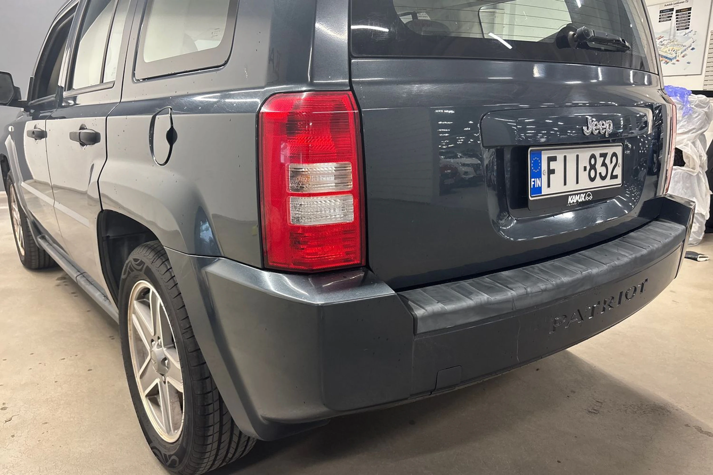 Harmaa Jeep Patriot 2010 kuva 32.