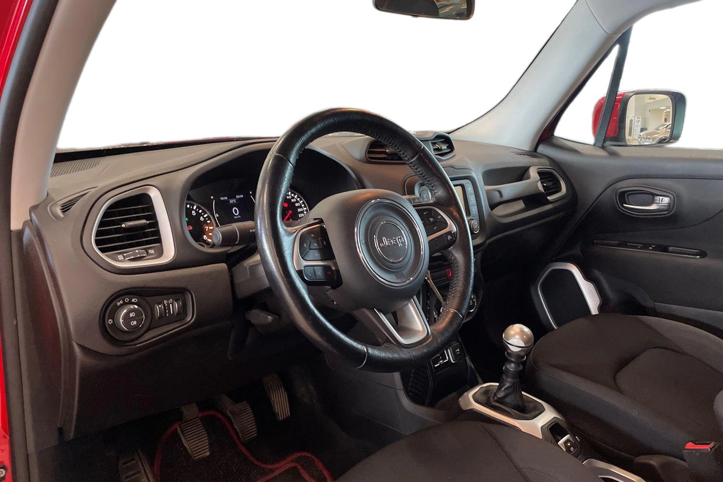 punainen Jeep Renegade 2015 kuva 6.